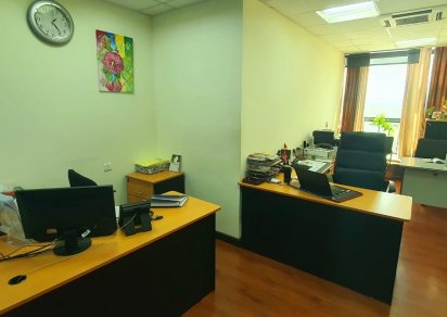 Bureau - 619 m²