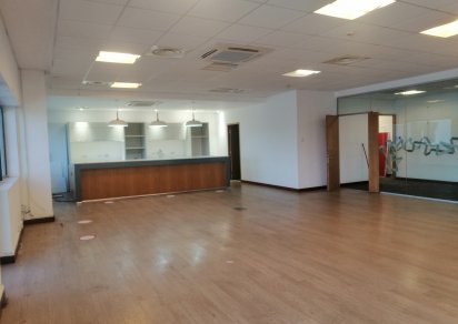 Bureau - 720 m²