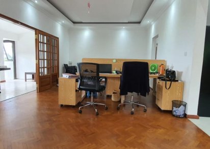 Bureau - 83 m²