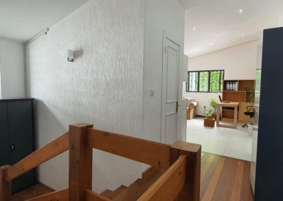 Bureau - 83 m²