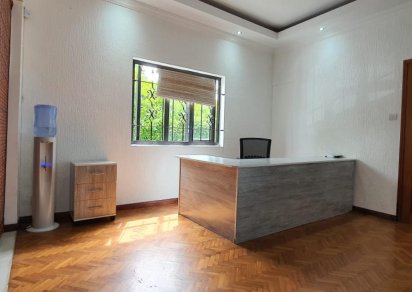 Bureau - 83 m²