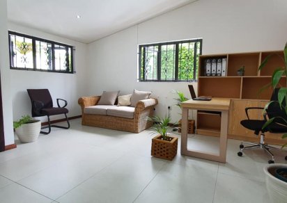 Bureau - 83 m²