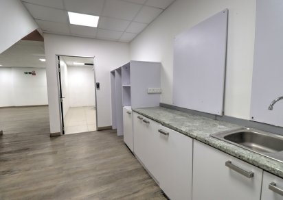 Bureau - 911 m²
