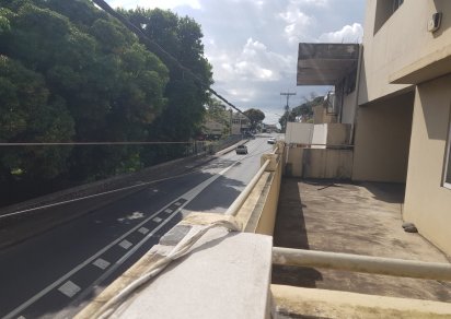 Commercial building - 390 m²