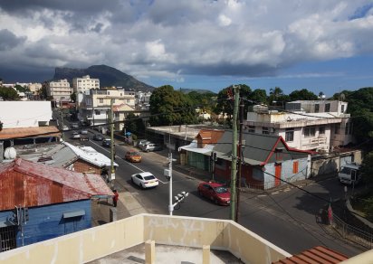 Commercial building - 390 m²