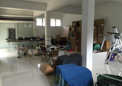 Commercial building - 391 m²