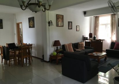 Commercial building - 391 m²