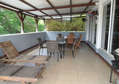 Commercial building - 391 m²