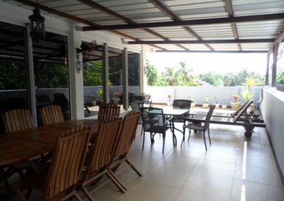 Commercial building - 391 m²