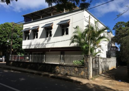 Commercial building - 391 m²