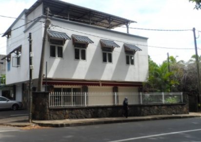 Commercial building - 391 m²