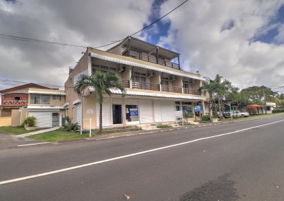 Commercial building - 450 m²