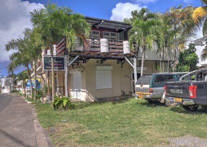 Commercial building - 450 m²
