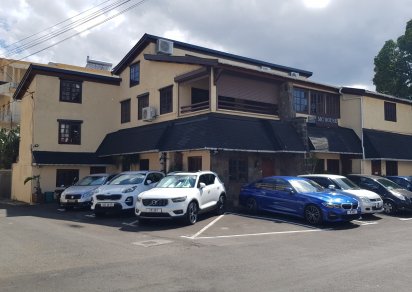 Commercial building - 520 m²