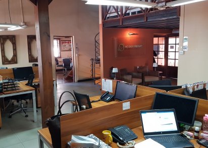 Commercial building - 520 m²
