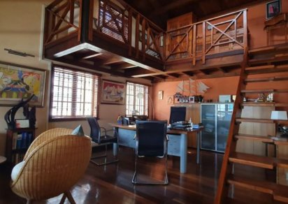 Commercial building - 520 m²
