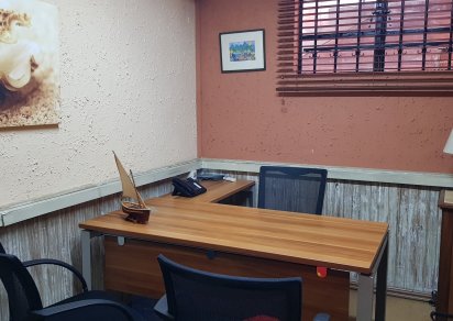 Commercial building - 520 m²