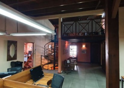 Commercial building - 520 m²