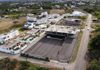 Commercial building - 600 m²