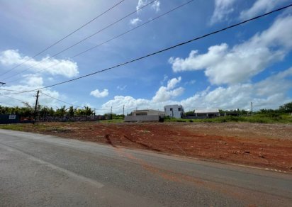 Commercial land - 1 736.22 m²