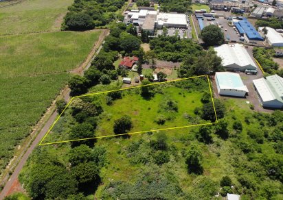 Commercial land - 1 Acre(s)
