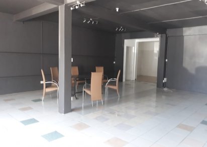 Commercial space - 123 m²