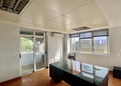 Commercial space - 2033 m²