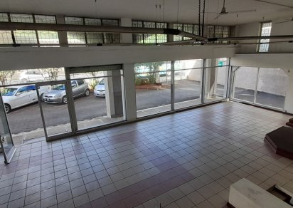 Commercial space - 230 m²