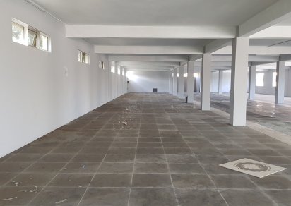 Commercial space - 857 m²