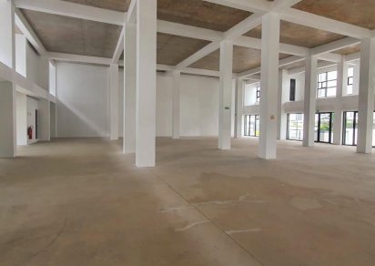 Commercial space - 873 m²