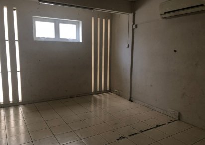 Entrepôt - 107 m²