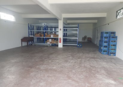 Entrepôt - 350 m²