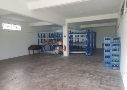 Entrepôt - 350 m²