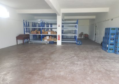 Entrepôt - 350 m²