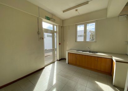 Entrepôt - 528 m²
