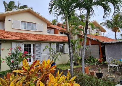 House / Villa - 10 Bedrooms - 720 m²