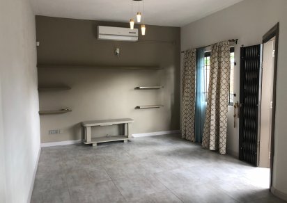 House / Villa - 3 Bedrooms - 1453 ft²