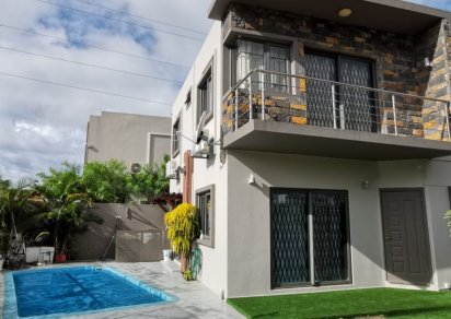 House / Villa - 3 Bedrooms - 1453 ft²