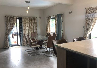House / Villa - 3 Bedrooms - 1453 ft²