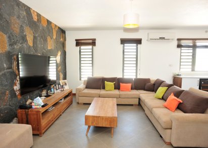 House / Villa - 3 Bedrooms - 204 m²