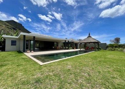 House / Villa - 3 Bedrooms - 230 m²