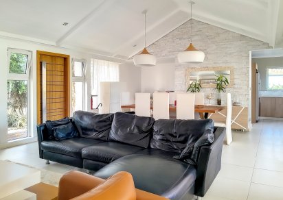 House / Villa - 3 Bedrooms - 233 m²