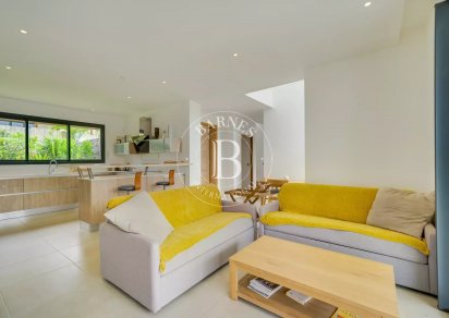 House / Villa - 3 Bedrooms - 246 m²