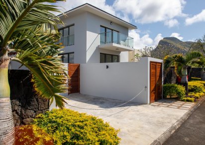 House / Villa - 3 Bedrooms - 253 m²