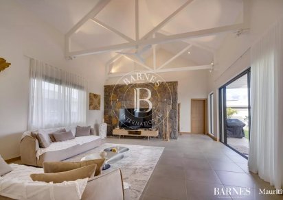 House / Villa - 3 Bedrooms - 300 m²