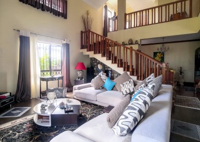 House / Villa - 3 Bedrooms - 300 m²