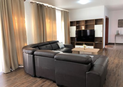 House / Villa - 3 Bedrooms - 3229 ft²