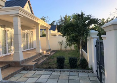 House / Villa - 3 Bedrooms - 3229 ft²