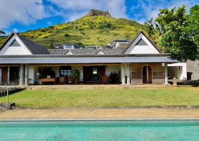 House / Villa - 3 Bedrooms - 390 m²