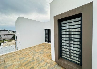 House / Villa - 4 Bedrooms - 229 m²